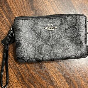 Coach Signature Black Wristlet